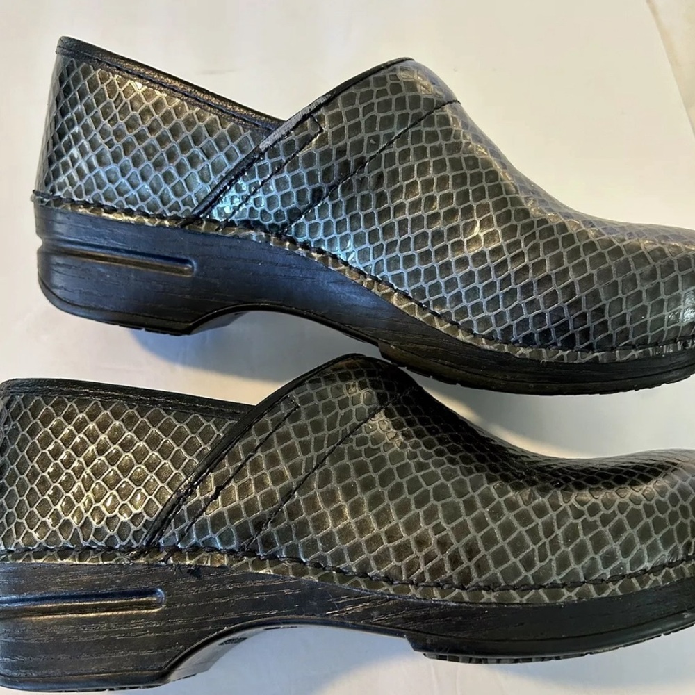 Dansko Womens Shoes 41 10.5-11 Professional XP Snake Print Clog Clogs Black Gray
